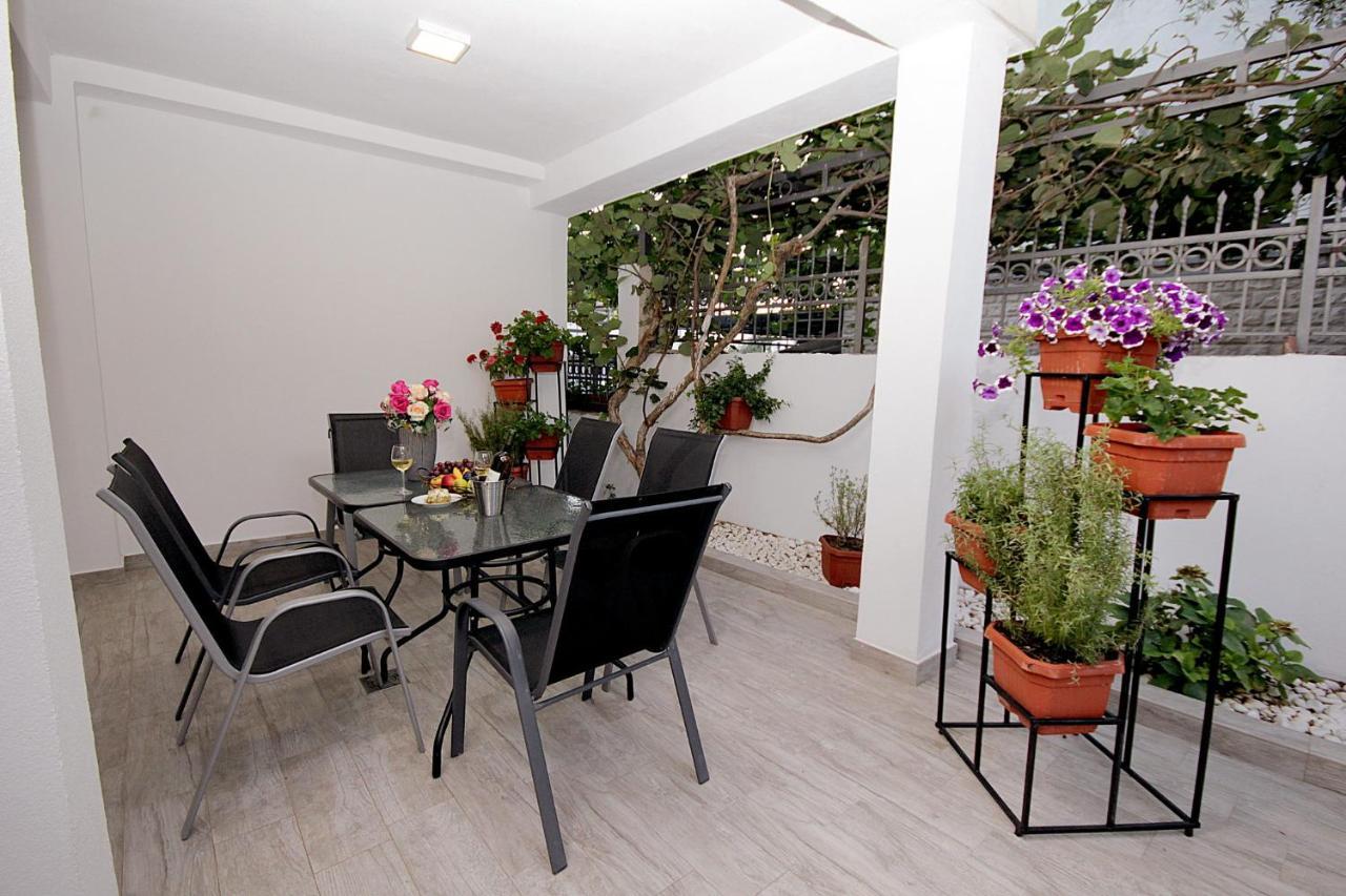 Apartments Saric Bar Esterno foto